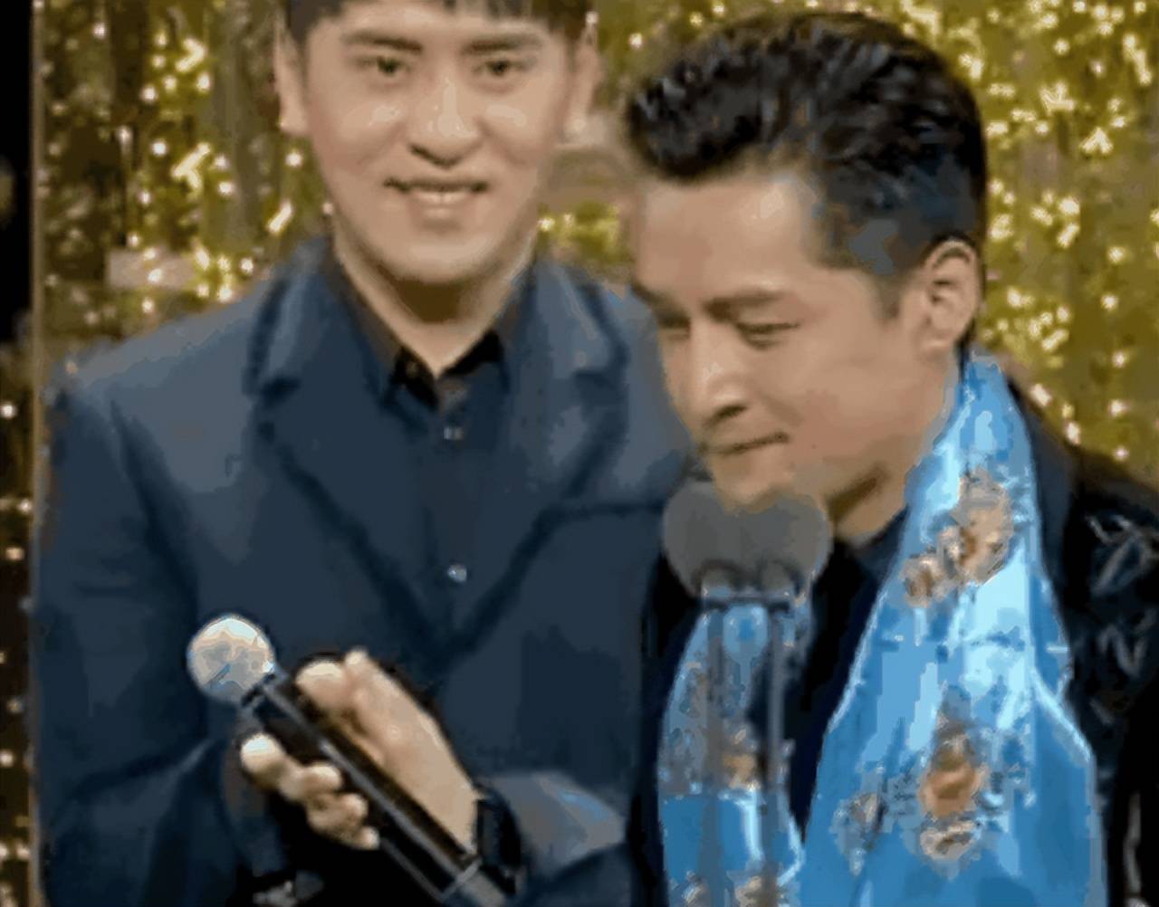 胡歌又“发疯”？看“内娱活人”这些年干的事 35